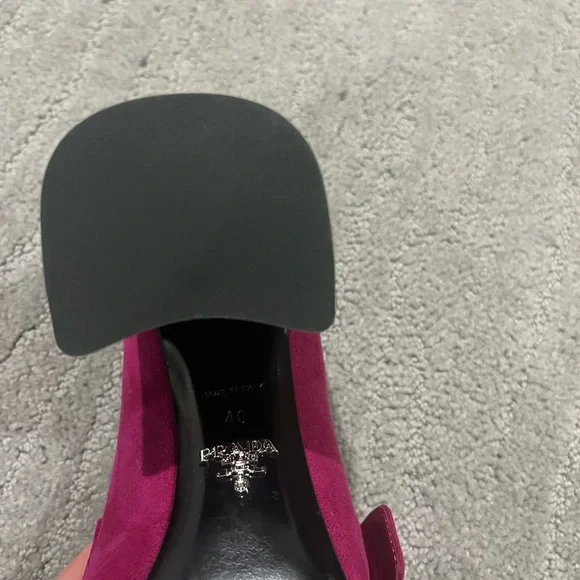 NEW PRADA Pink/slightly purple Suede Buckle Heel NEW size 40